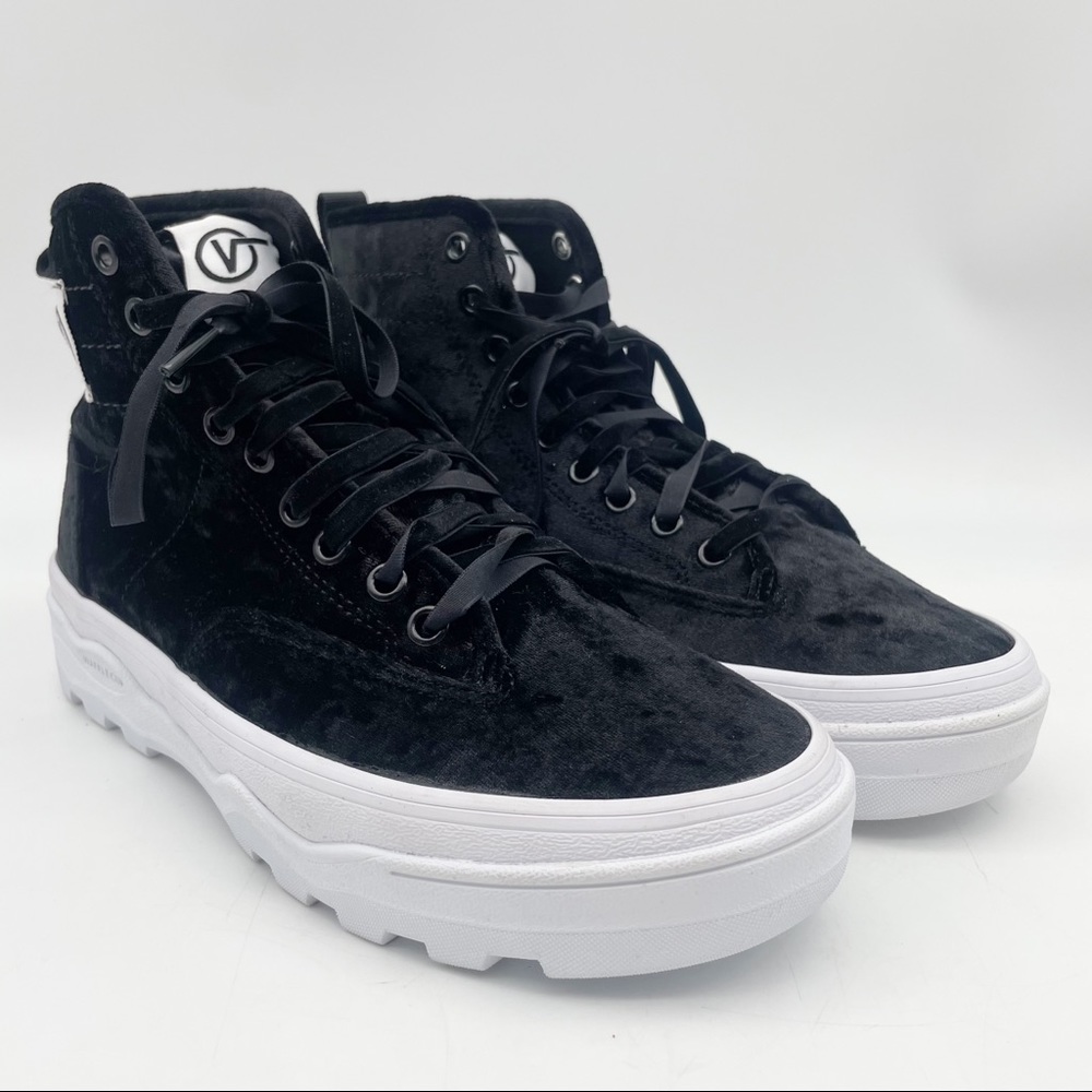 Vans Sentry Old Skool Black high top Wafflecup Sneakers. Size 9